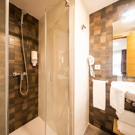 Отель Vas Autocheckin